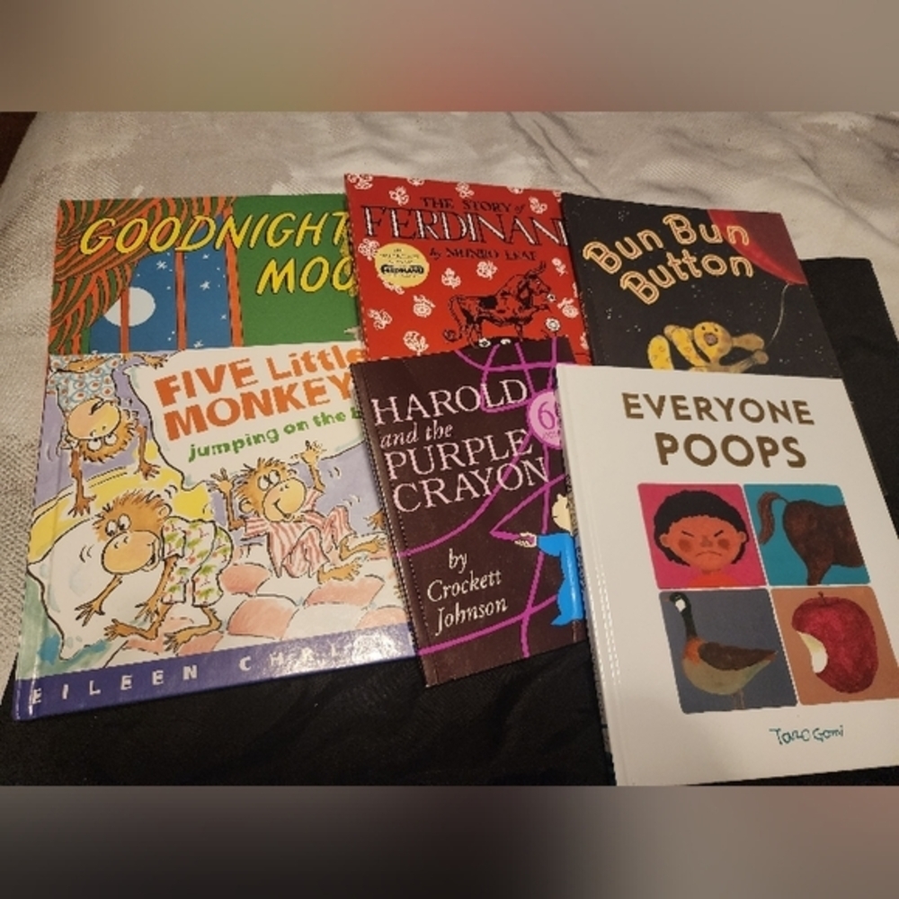 Kids Classic Must Have In Library Books! Six! Goodnight Moon, 5 Monkeys & More!